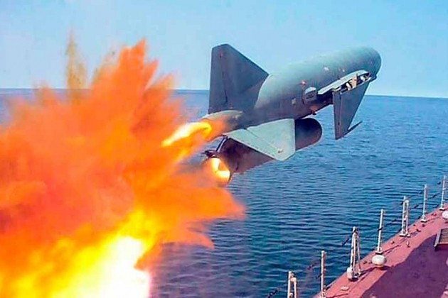Houthi dọa đánh chìm 4 tàu hộ vệ Saar 6 tối tân của Israel bằng tên lửa Termit - Ảnh 1.