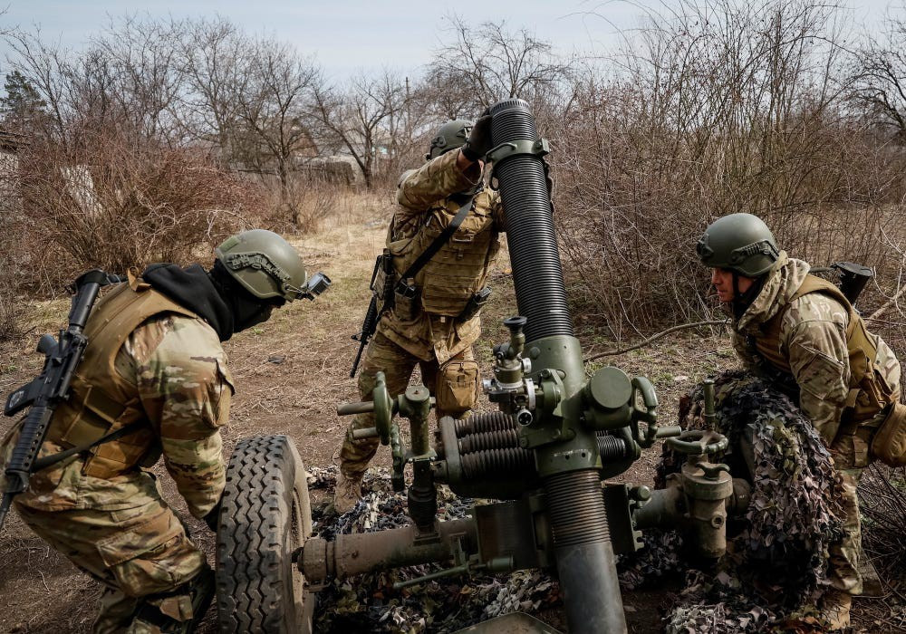 Nga hở sườn vì điều quân tới Avdiivka, một nhóm vũ trang tuyên bố hạ 1 trung đội trên đất Nga - Ảnh 1.
