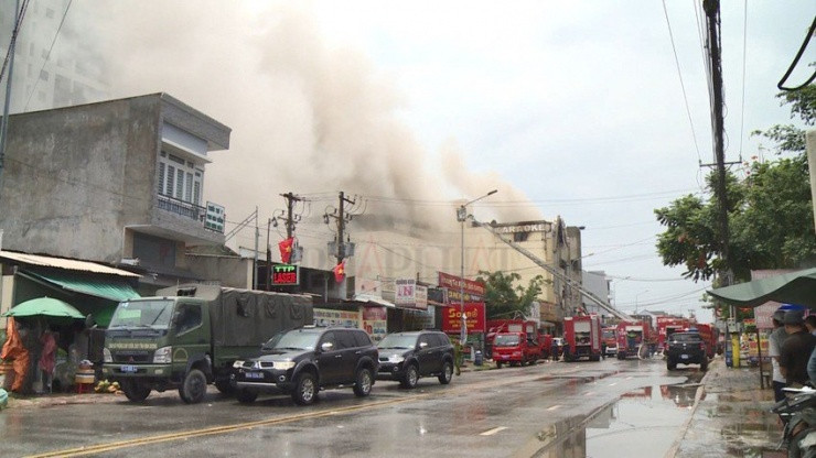 Vụ cháy karaoke An Phú khiến 32 người chết: 1 bị can là cựu công an đã qua đời - 1