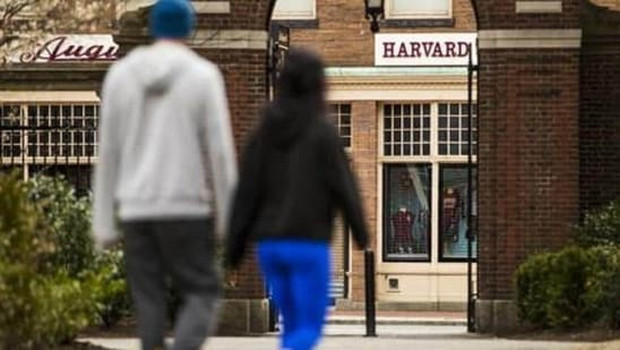 Cán bộ tuyển sinh của Harvard nói thẳng: Bạn có thể vào trường nhờ kỹ năng rửa bát chứ không phải vì học giỏi - Ảnh 2.