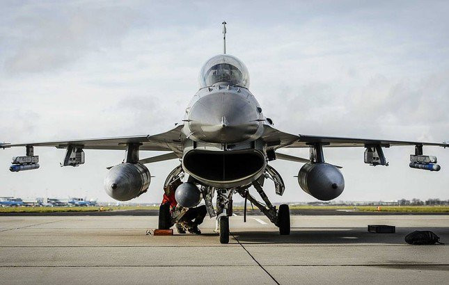 Hà Lan chuẩn bị 18 máy bay chiến đấu F-16 để chuyển giao cho Ukraine - 1