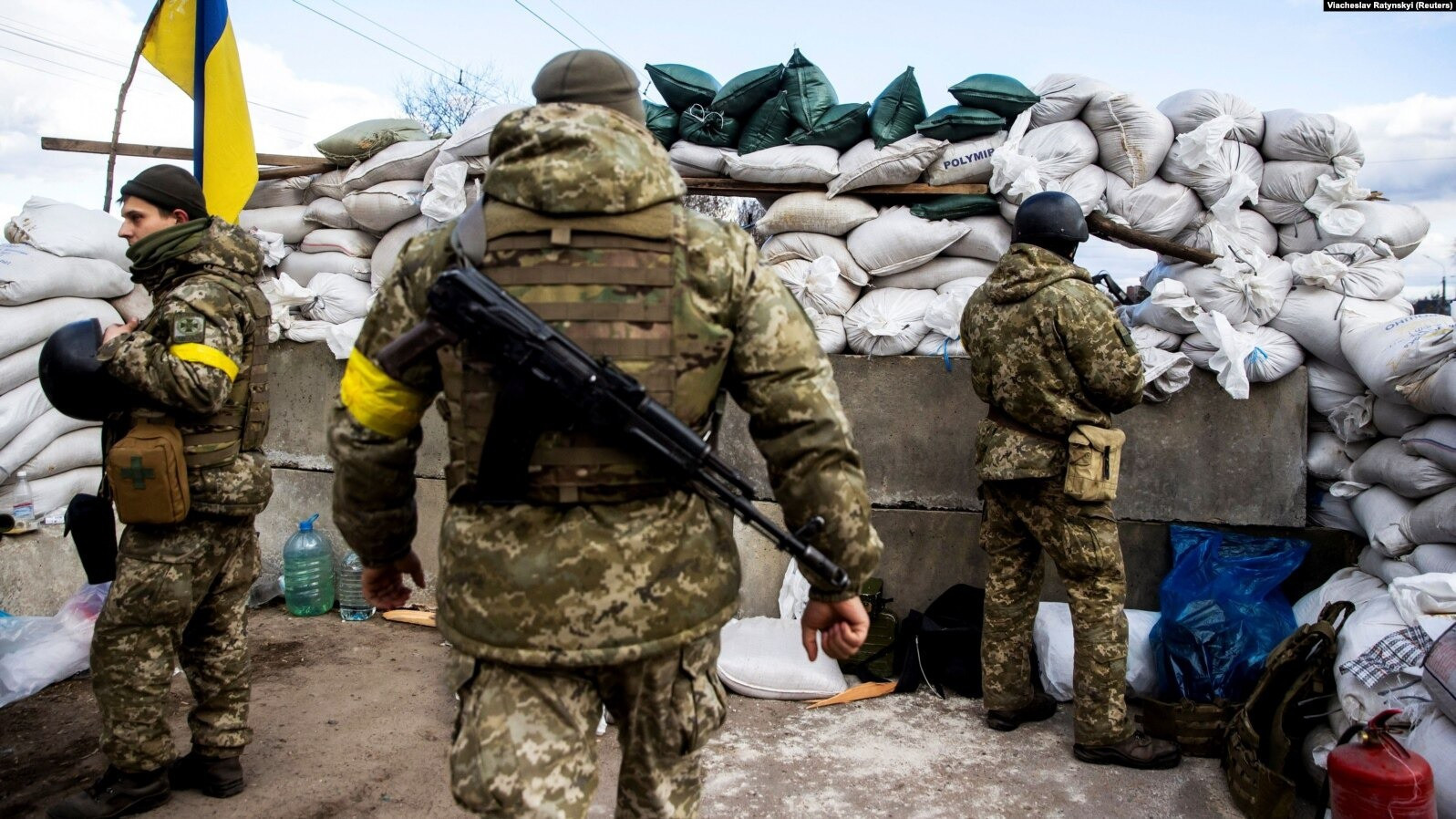 10 công dân Ukraine bỏ trốn khỏi đất nước theo cách không ngờ - 1