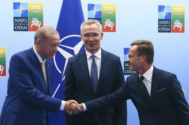 Thổ Nhĩ Kỳ “bật đèn xanh” phê duyệt Thụy Điển gia nhập NATO - 1