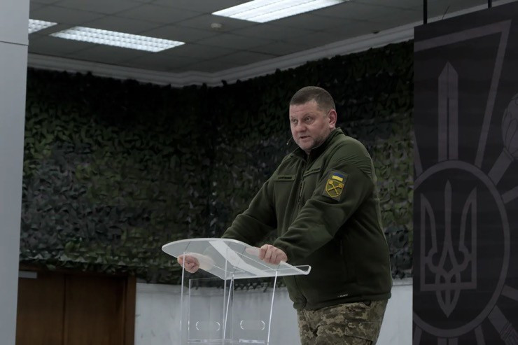 Tổng Tư lệnh Ukraine nói về diễn biến mới ở Marinka, nói khác về tin tuyển 500.000 tân binh - 1