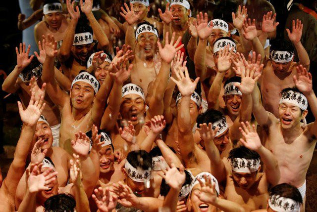 2024 là năm cuối cùng Nhật Bản tổ chức lễ hội đàn ông khỏa thân (Sominsai). Ảnh: Reuters
