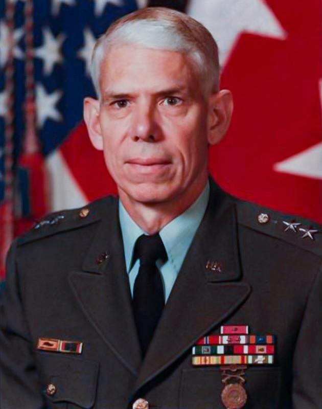 Thiếu tướng Bert Stubblebine, người đứng đầu Bộ Tư lệnh An ninh và Tình báo lục quân.