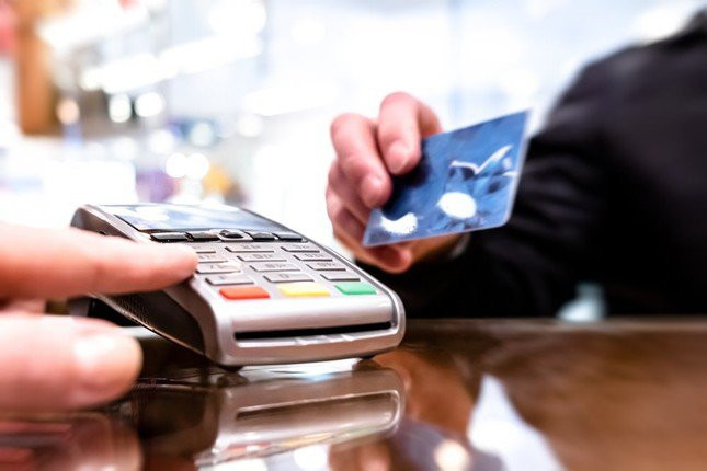 Thẻ ghi nợ và thẻ tín dụng có nhiều khác biệt.