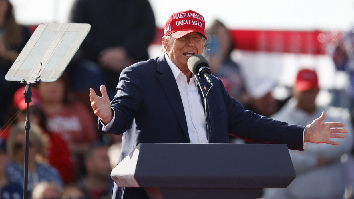 Cựu Tổng thống Mỹ Donald Trump phát biểu trong một cuộc vận động tranh cử.