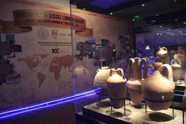 Một số hiện vật từ Kerpe được trưng bày tại bảo tàng - Ảnh: Bảo tàng Kocaeli