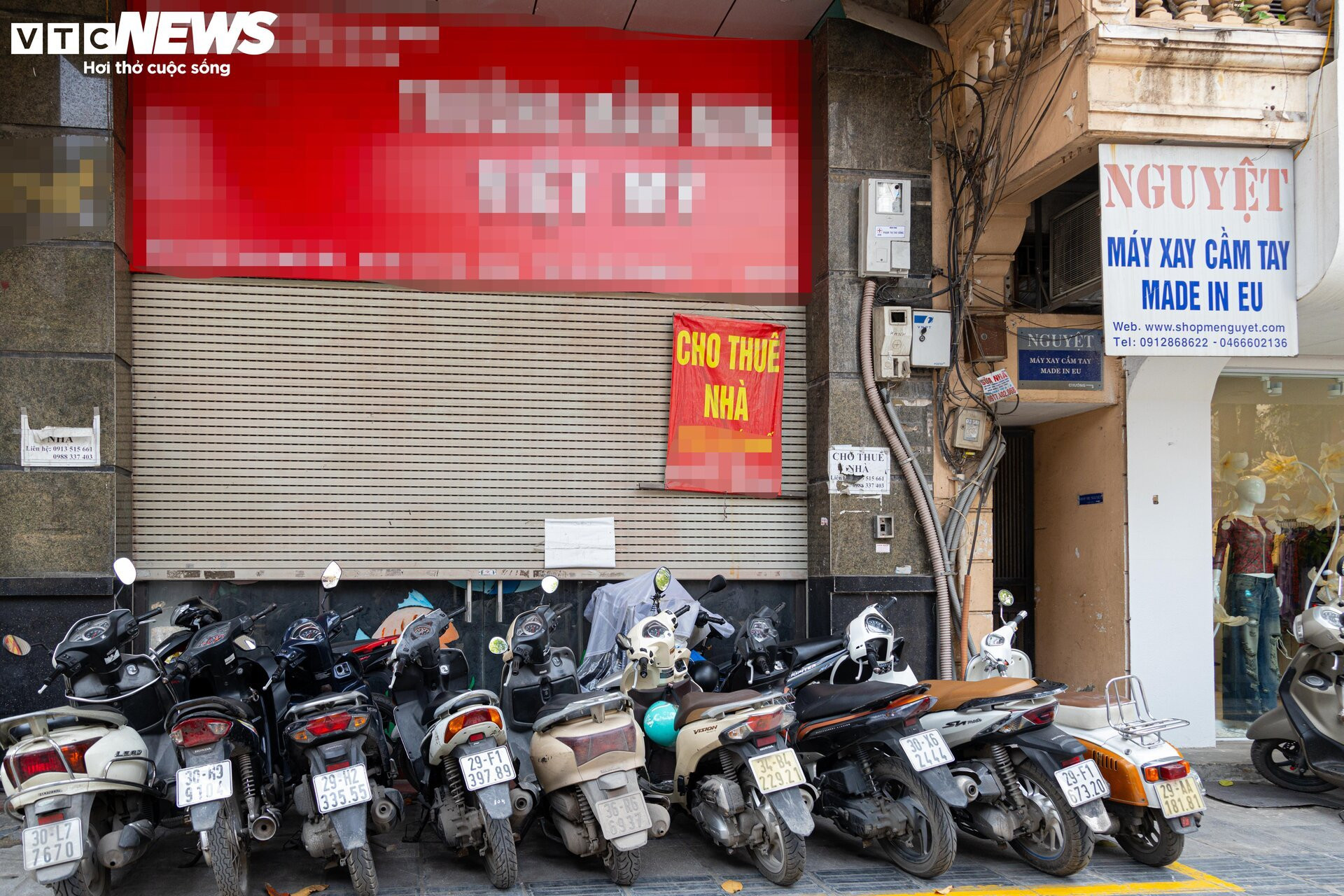 Hàng chục cửa hàng trên đất vàng phố Huế, Hà Nội đóng cửa, treo biển cho thuê - 11