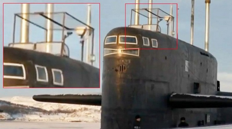 Tàu ngầm Tula mang theo thiết bị lạ trên tháp chỉ huy.