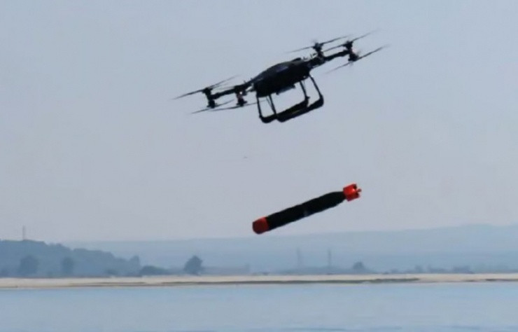 Drone T-600 thả ngư lôi chống ngầm.
