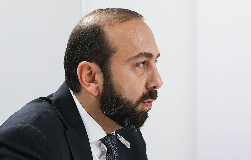 Ngoại trưởng Armenia Ararat Mirzoyan.