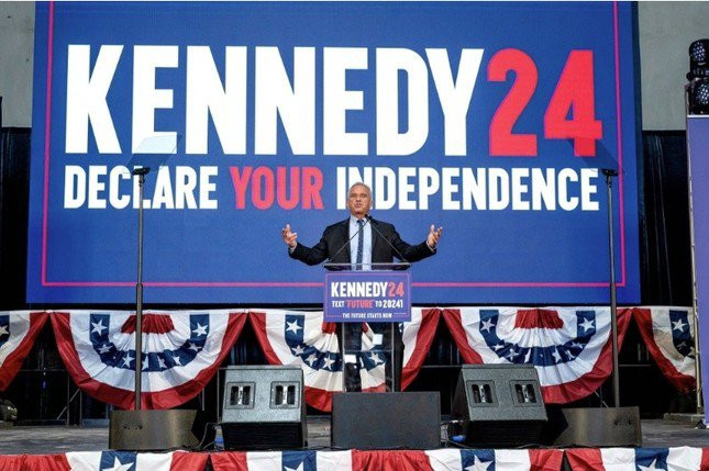Ứng viên tổng thống độc lập Robert F. Kennedy Jr vận động tranh cử tại Oakland, California, ngày 26/3. (Ảnh: Bloomberg)