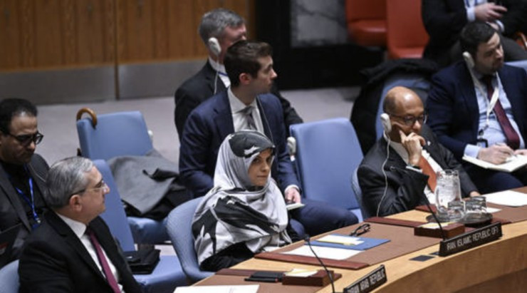 Phó đại diện thường trực của Iran tại Liên Hợp Quốc Zahra Ershadi (giữa). Ảnh: GETTY IMAGES
