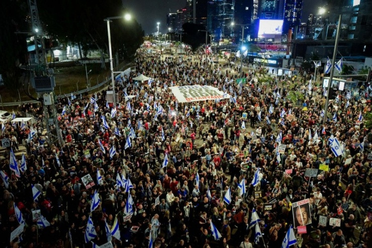 Cuộc biểu tình hôm thứ Bảy vừa qua tại Tel Aviv nhằm kêu gọi chính phủ Israel sớm đạt thỏa thuận đưa các con tin trở về. Ảnh: Times of Israel.