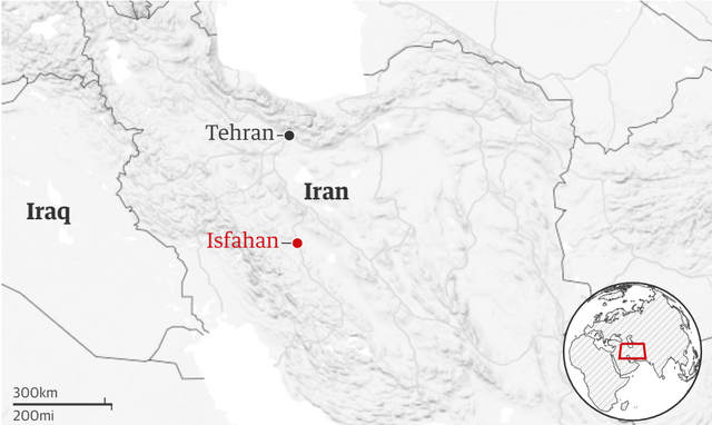 Nhiều tiếng nổ được nghe thấy ở nổ ở Isfahan hôm 19-4. Ảnh: Guardian
