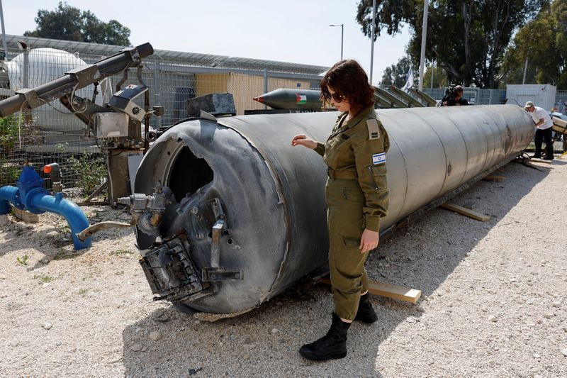 Một phần tên lửa đạn đạo Iran được Israel thu hồi sau cuộc tấn công hôm 13/4.