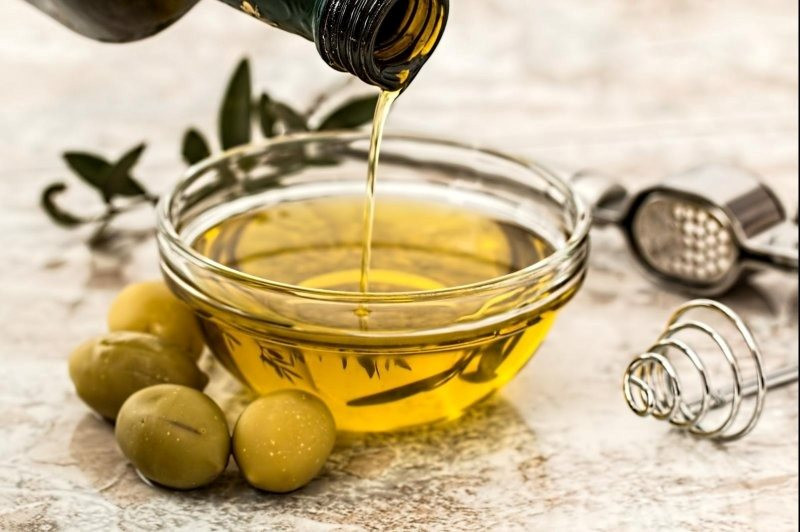 olive-oil-could-help-reduce-risk.jpeg