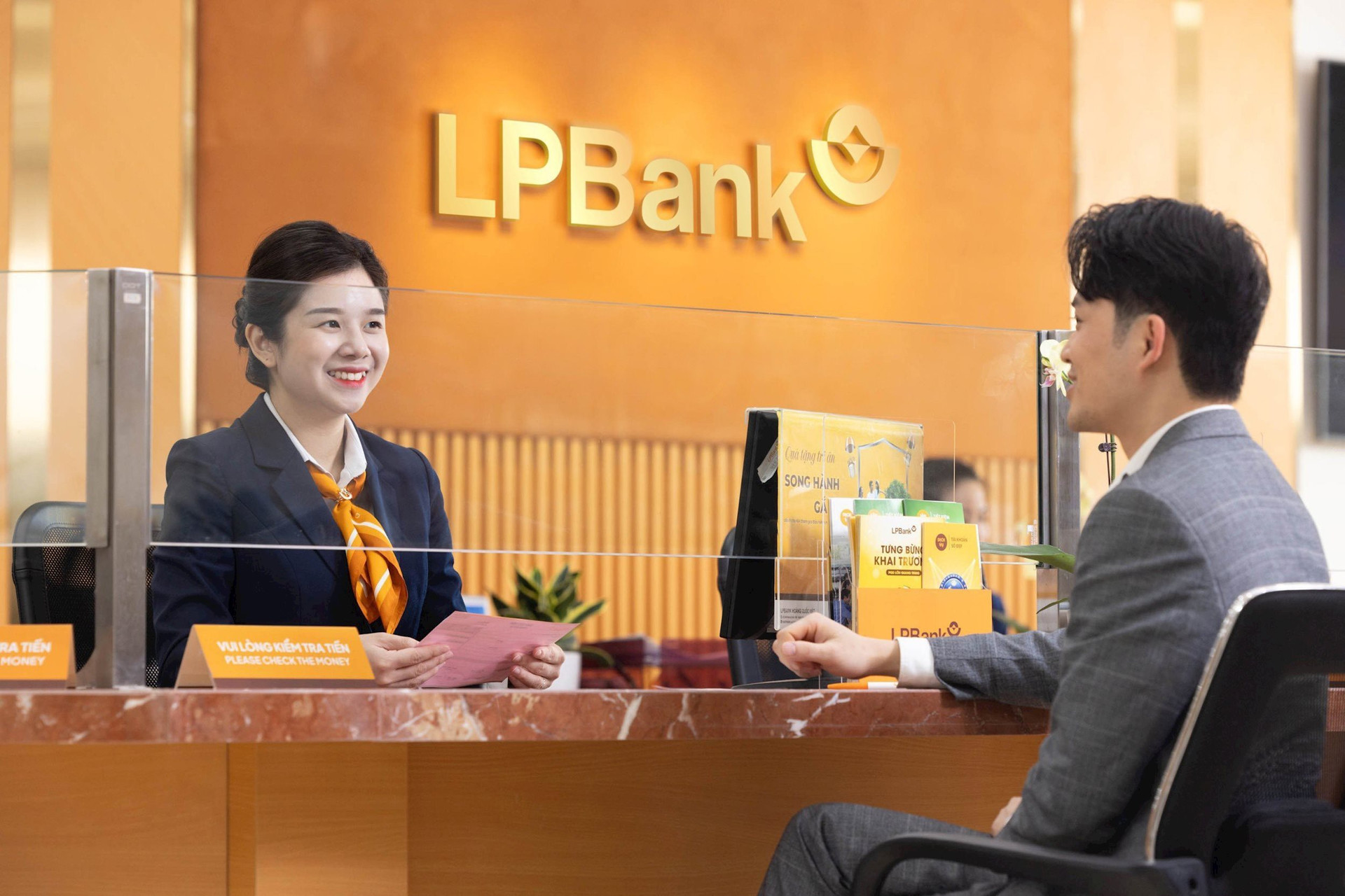 lpbank-1.jpg