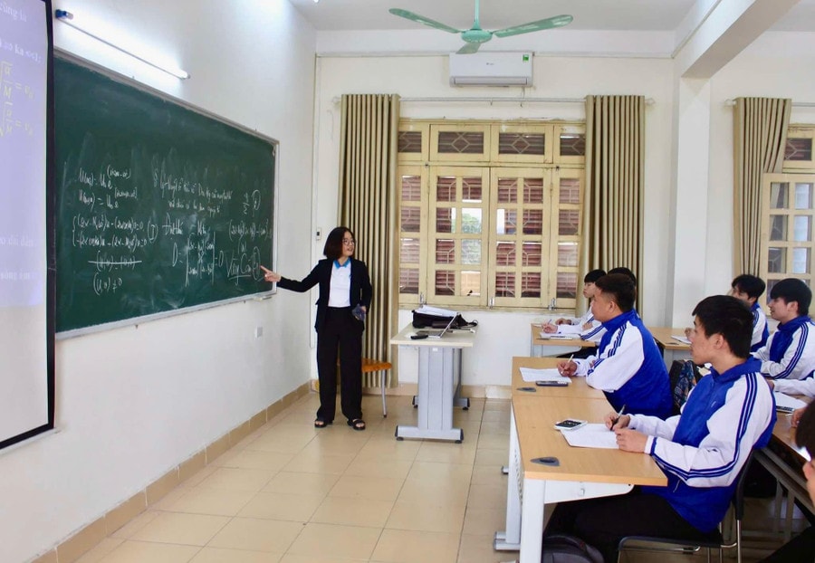 sinh-vien-dai-hoc-khoa-hoc.jpg