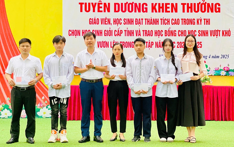 i1-vnexpress.vnecdn.net-2025-04-29-_khen-thuong-1745906713-6625-1745930938.jpg