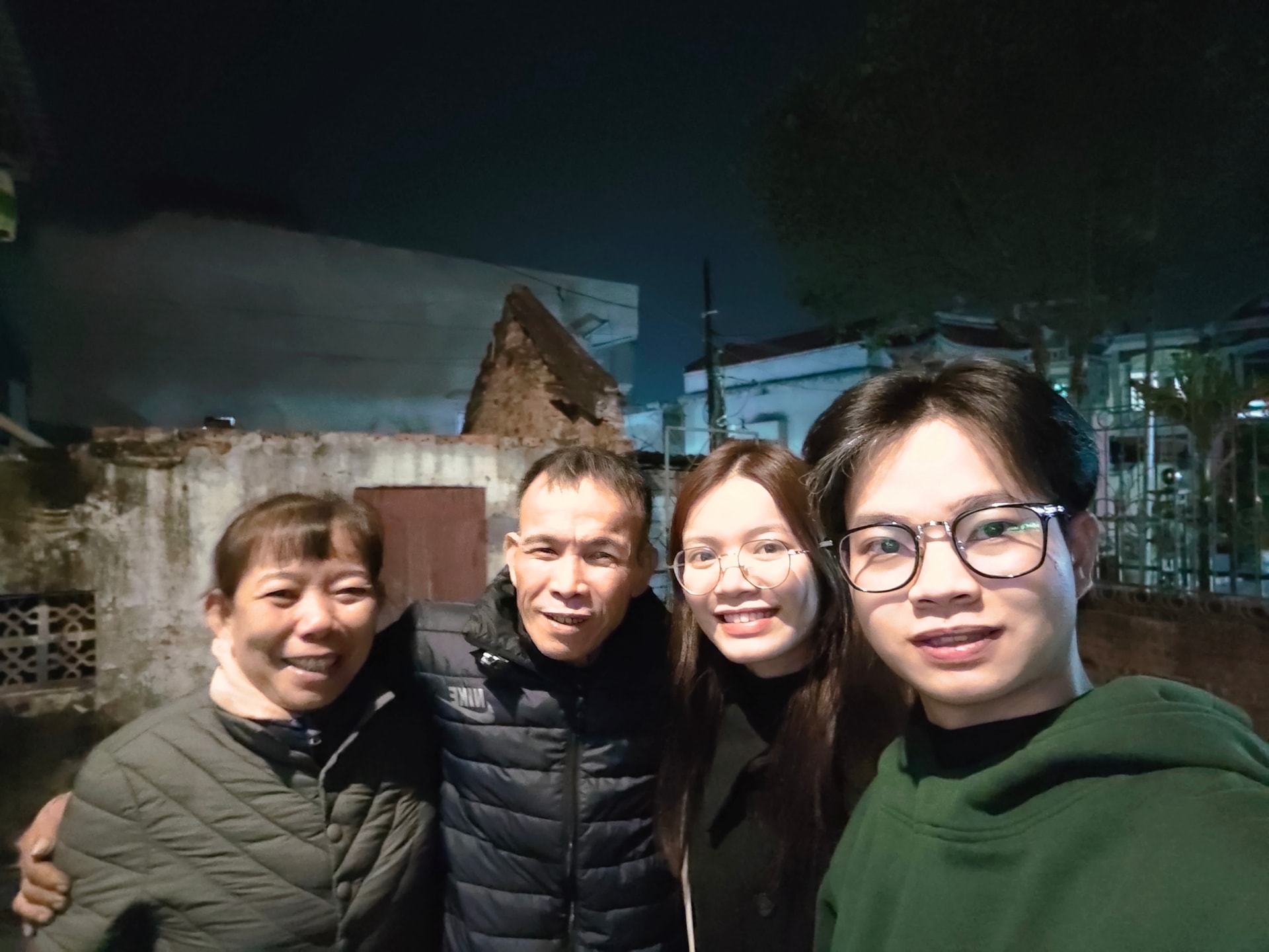 i1-vnexpress.vnecdn.net-2025-04-30-_gia-dinh-1-4495-1745998523-5504-1746004365.jpg