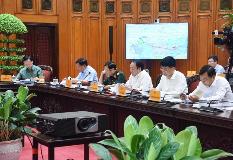 Thủ tướng: Xây dựng sân bay Gia Bình và tuyến đường về Hà Nội xứng tầm kỷ nguyên vươn mình- Ảnh 2.
