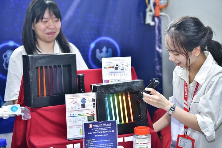 Cựu sinh viên ĐH Bách khoa khuyên bạn trẻ đừng quá khiêm tốn, hãy học cách 'nổ' - 6