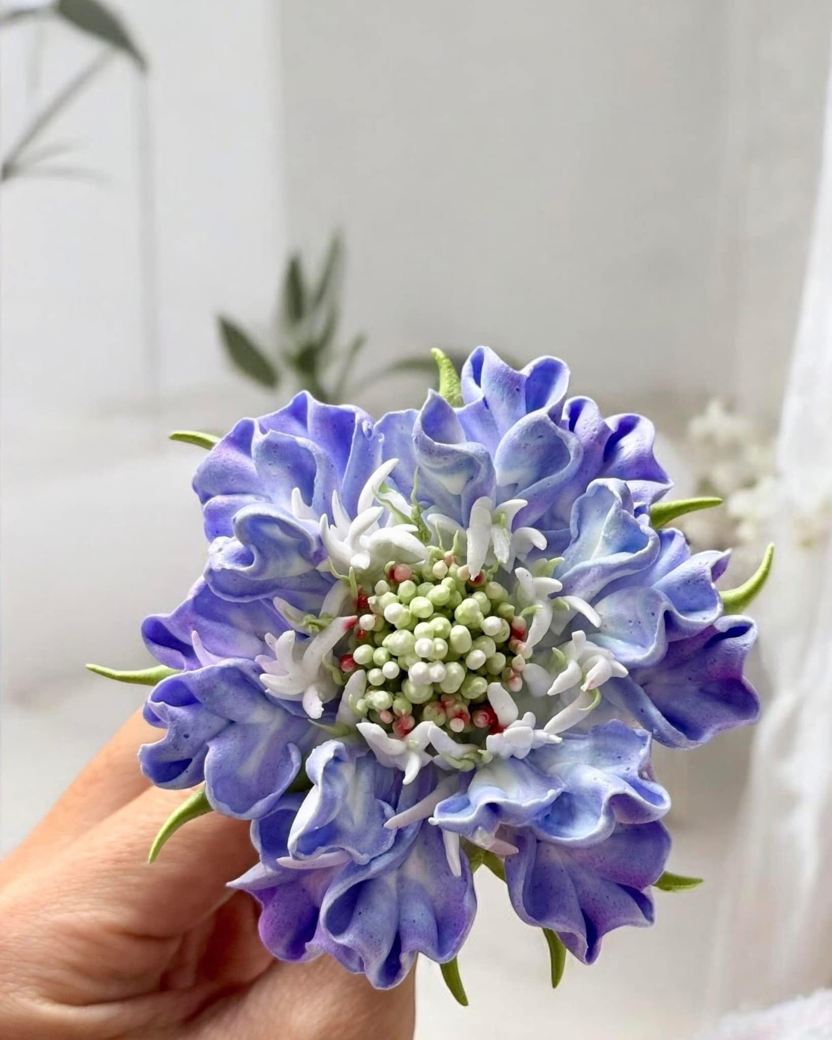 Chàng trai TP.HCM làm hoa bằng kem 'thật còn hơn cả hoa thật' - 5