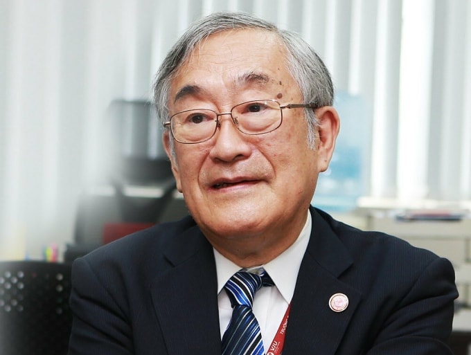 GS Furuta Motoo. Ảnh: VNU