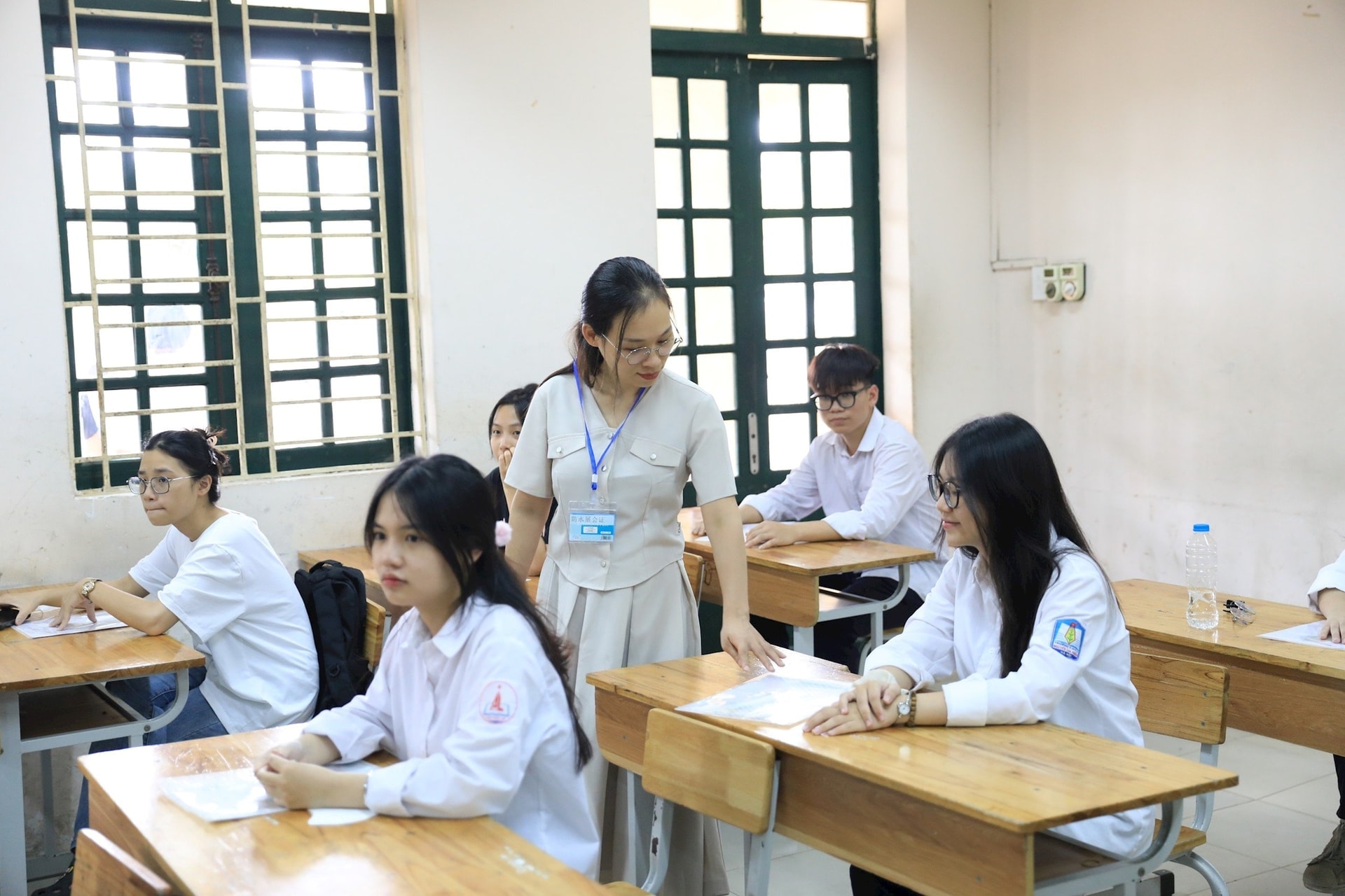 Từ nay tới 11h00 ngày 23-5, học sinh đã đăng ký tuyển thẳng vào lớp 10 nhưng không trúng tuyển thẳng có thể đăng ký dự thi. Ảnh: Quang Thái 