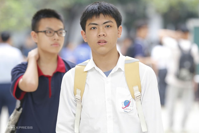 Thí sinh dự thi lớp 10 THPT chuyên Đại học Sư phạm Hà Nội 2025. Ảnh: Thanh Hằng