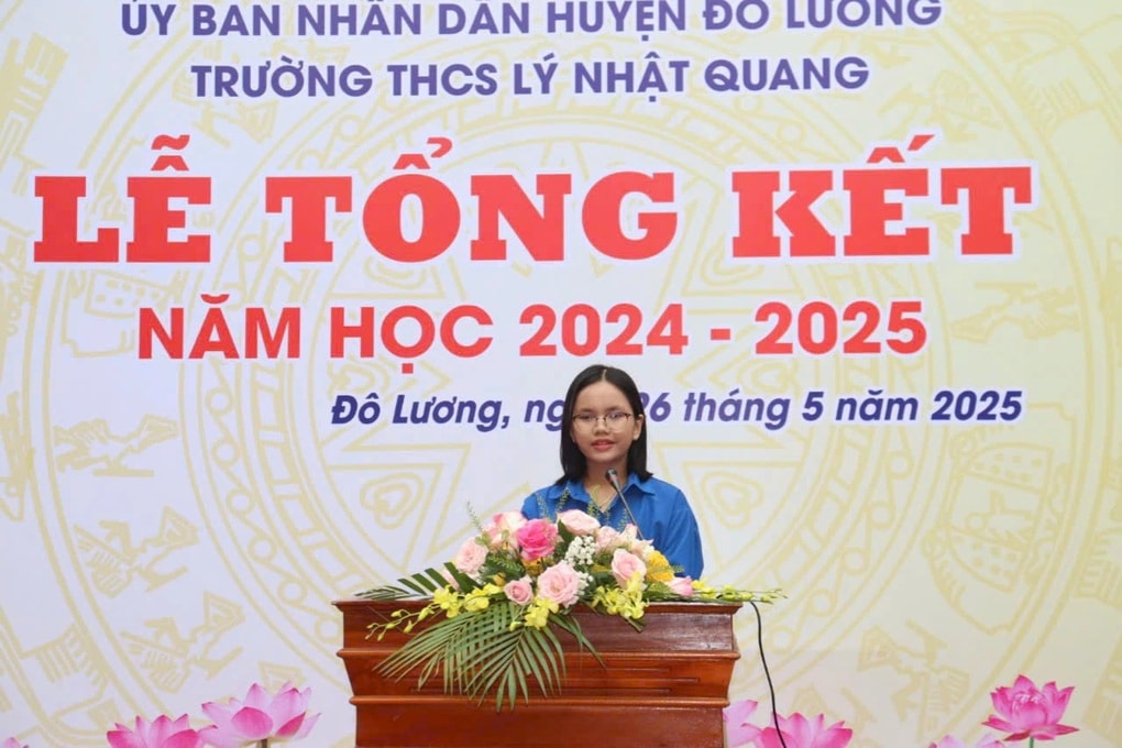 Ba học sinh trường huyện tạo bất ngờ trong kỳ thi vào lớp 10 ở Nghệ An - 2