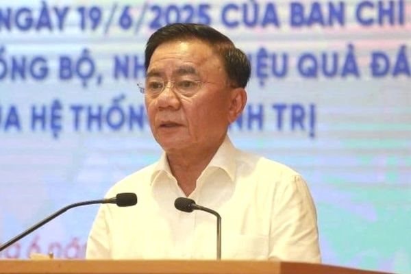 bi-thu-chu-tich-tinh-khong-duoc-khoan-trang-cho-bo-phan-chuyen-mon-1.jpg