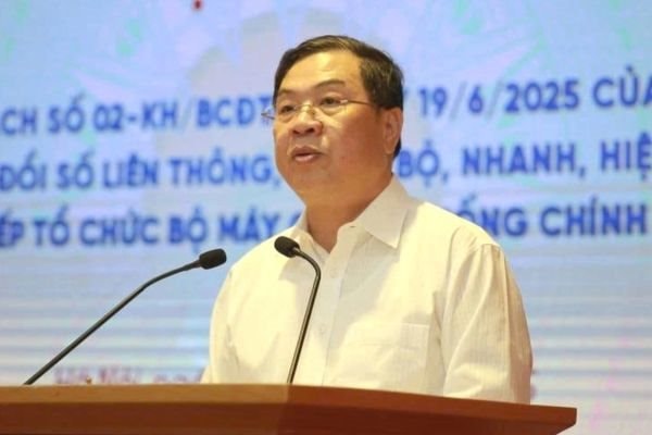 bi-thu-chu-tich-tinh-khong-duoc-khoan-trang-cho-bo-phan-chuyen-mon-3.jpg