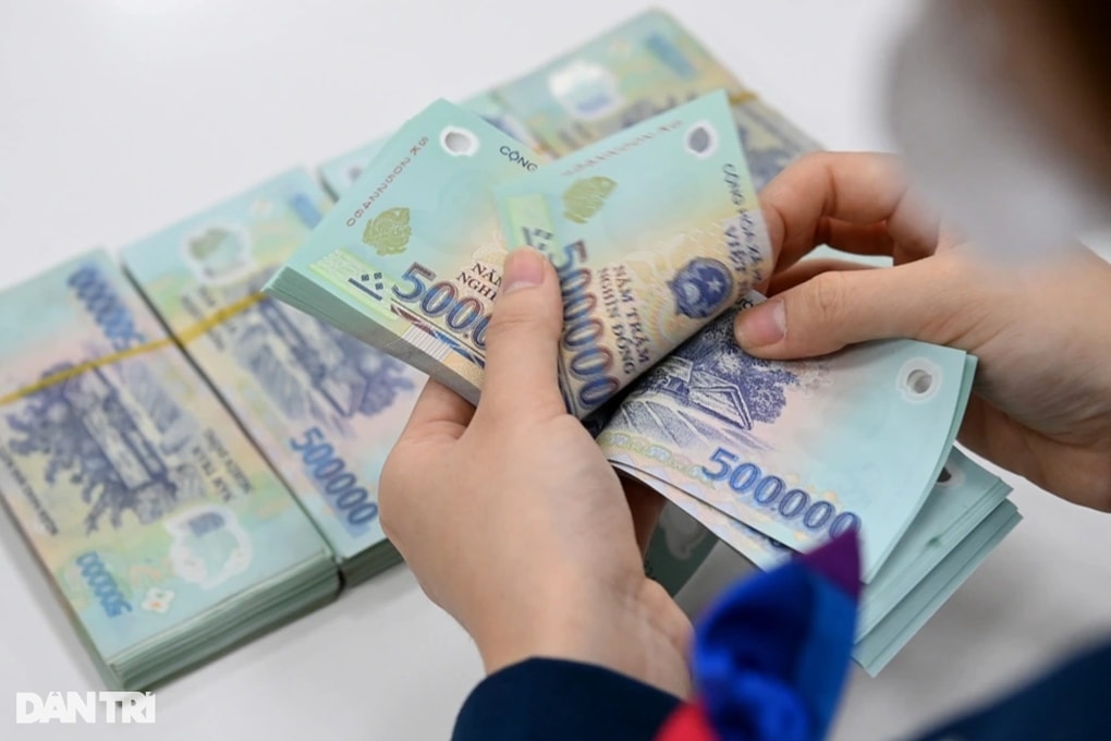 Cách tính lương thưởng mới với công chức chấm dứt thời làm ít hưởng nhiều - 2