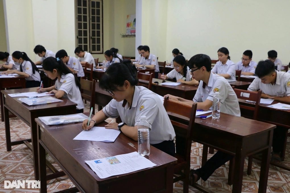 thi-tot-nghiep-thpt-hue1-edited-1750905685255.jpg