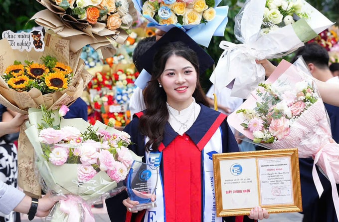Thuý Hường trong ngày tốt nghiệp 5/7. Ảnh: Nhân vật cung cấp