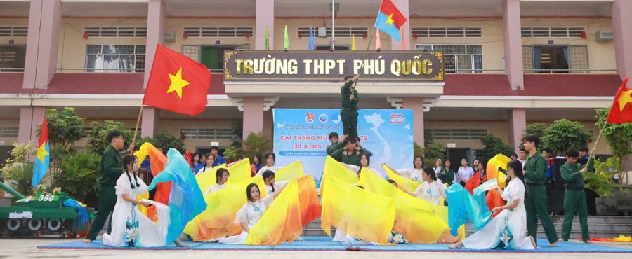 gen-z-thap-sang-long-yeu-nuoc-tren-mang-xa-hoi-2.jpg