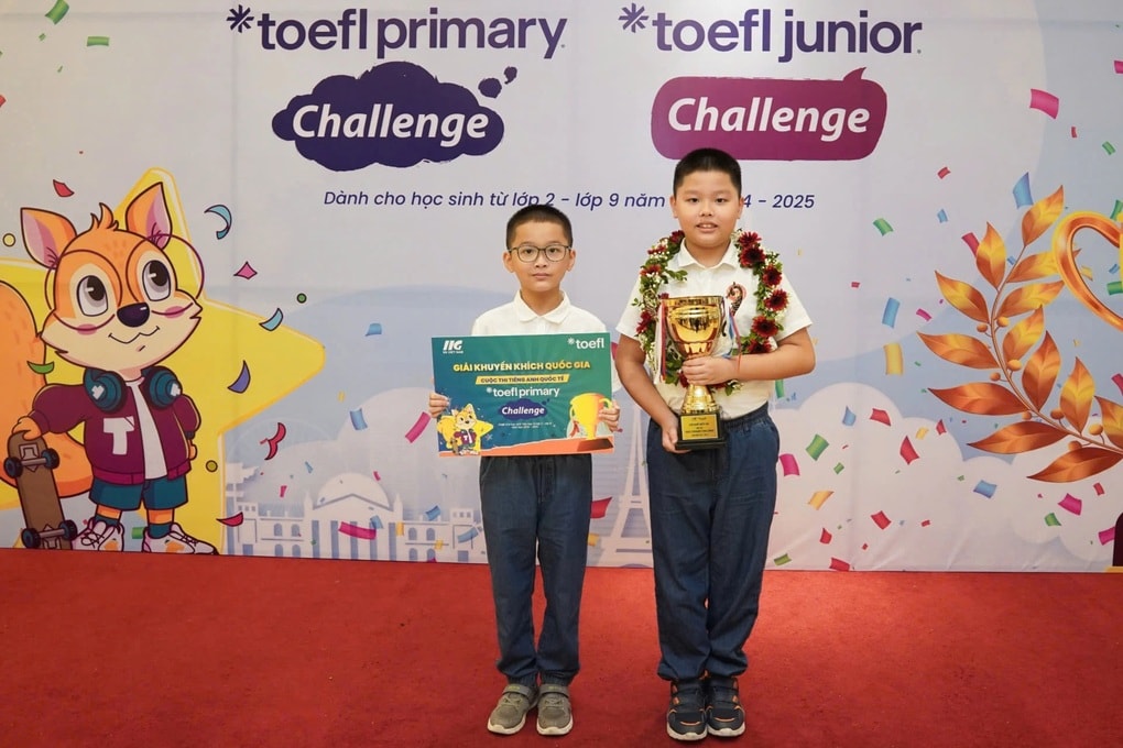 Anh em song sinh cùng giành giải quốc gia tiếng Anh TOEFL Challenge - 1