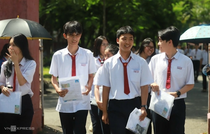 Thí sinh dự thi tốt nghiệp THPT 2025 tại TP Huế. Ảnh: Võ Thạnh