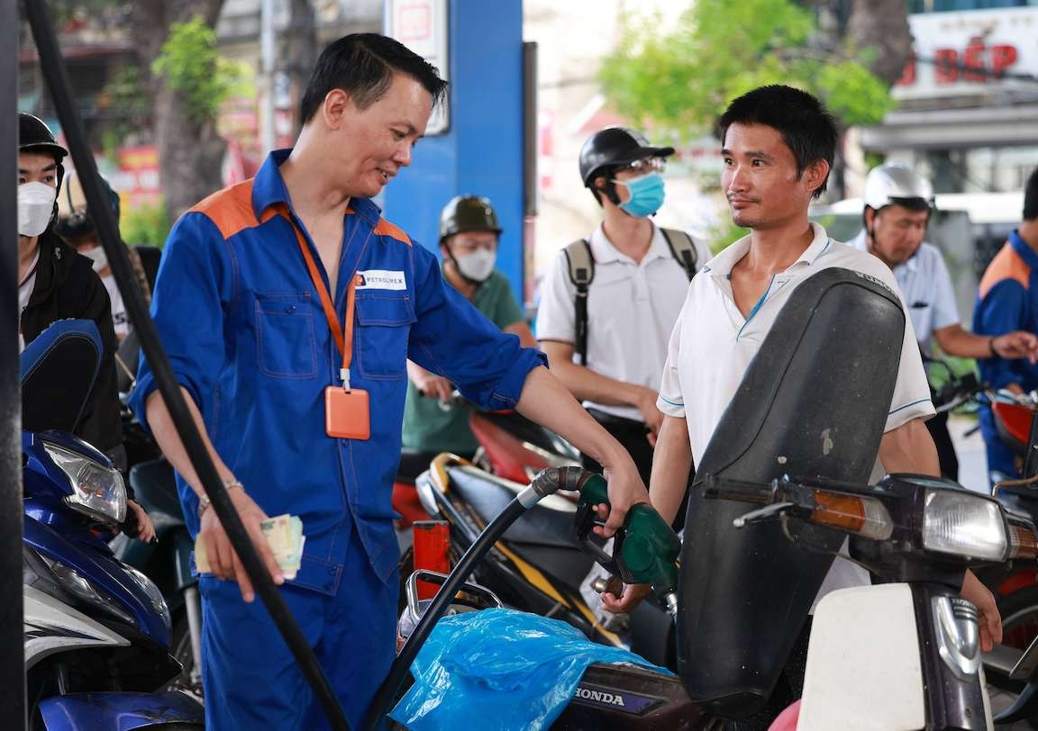 Bán xăng E10 từ 1.8.2025, nhiều người sẵn sàng tiên phong sử dụng