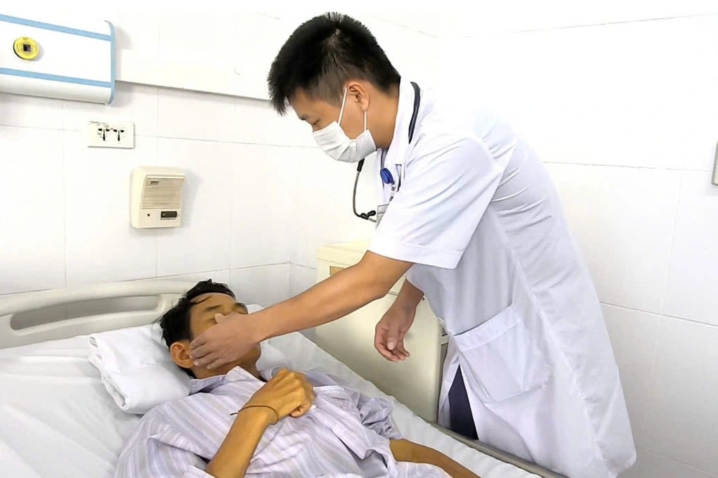 Người đàn ông bị suy thận cấp chỉ vì vết thương nhỏ ở chân - 1