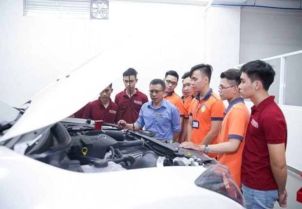Học ngành Công nghệ kỹ thuật ô tô có dễ xin việc làm không? HUTECH 2