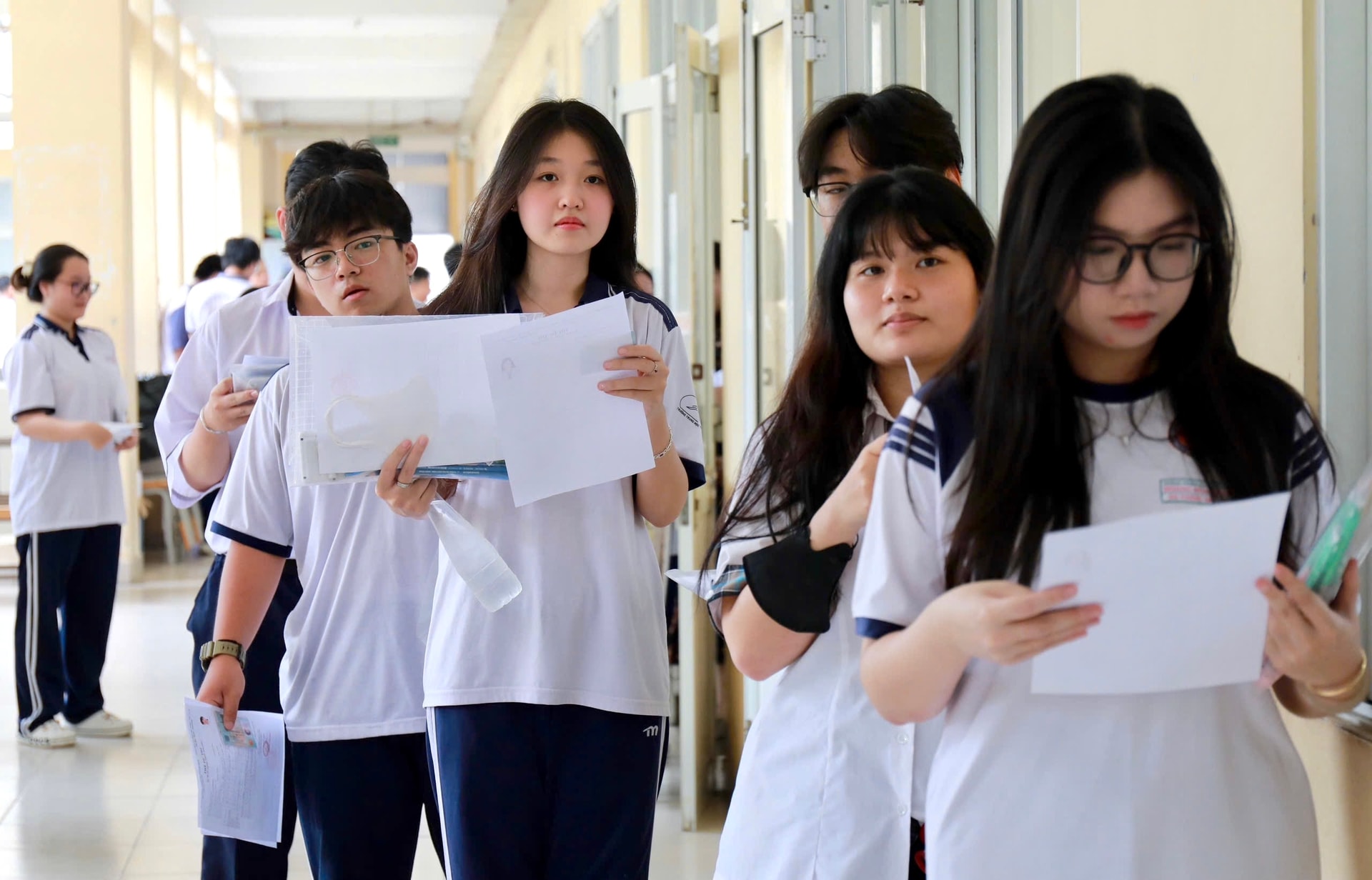 Thí sinh có cần nộp lệ phí xét tuyển cho tất cả nguyện vọng xét tuyển không? - Ảnh 1.