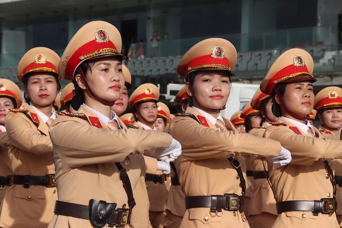 Khối nữ Cảnh sát giao thông. Ảnh: Nguyễn Linh