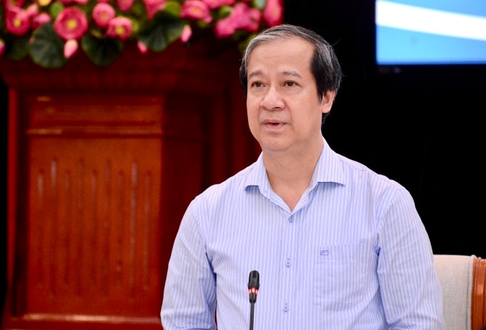 Bộ trưởng Nguyễn Kim Sơn tại tọa đàm chiều 2/8. Ảnh: Nguyễn Mạnh/MOET