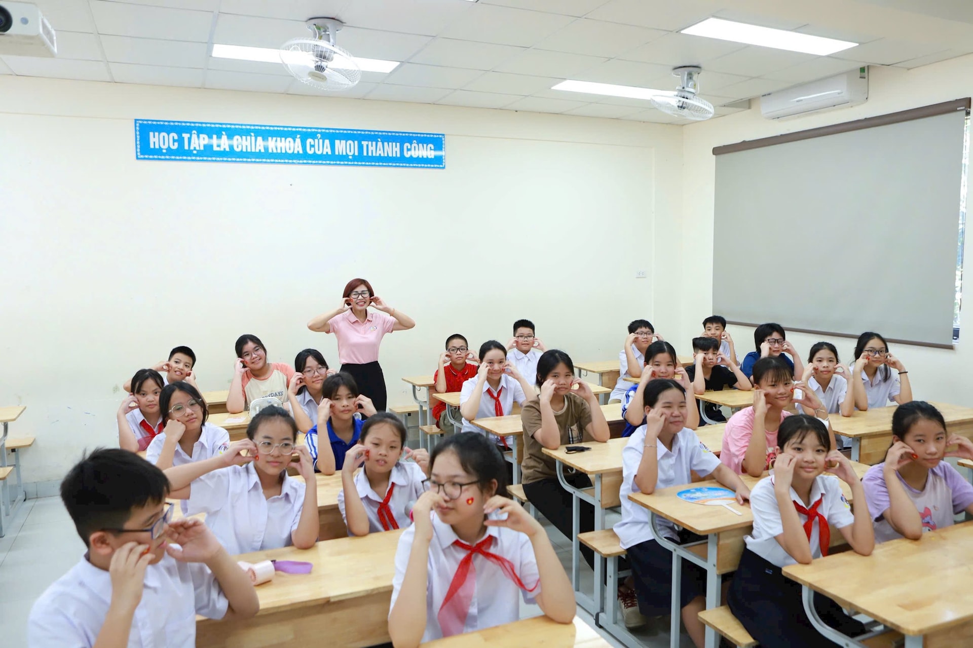 anh-trong-lop-hoc.jpg