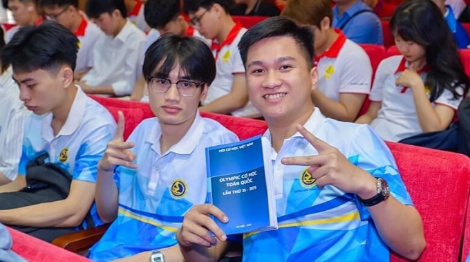 Sinh viên trường Đại học Giao thông vận tải ở cuộc thi Olympic Cơ học toàn quốc. Ảnh: Fanpage trường